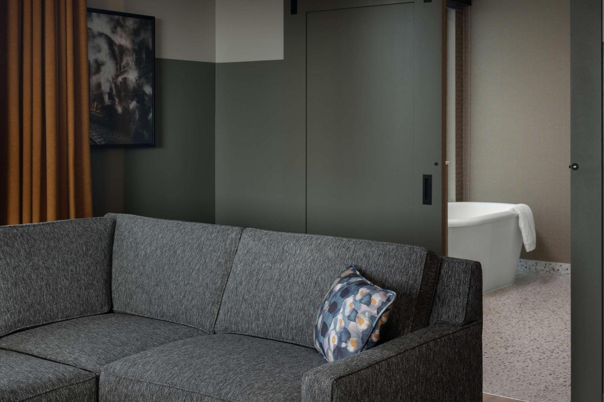 Hotel Nickel Plate Fishers, Tapestry Collection By Hilton Exterior photo